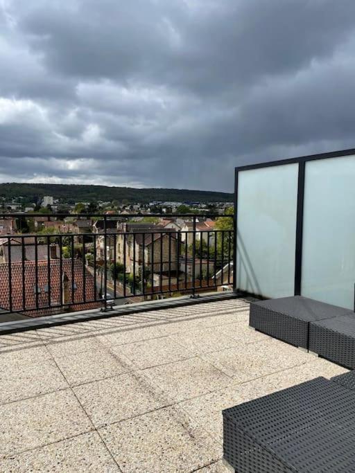 Appartement 3P Gare Terrasse Et Parking Prive Franconville  Exterior photo